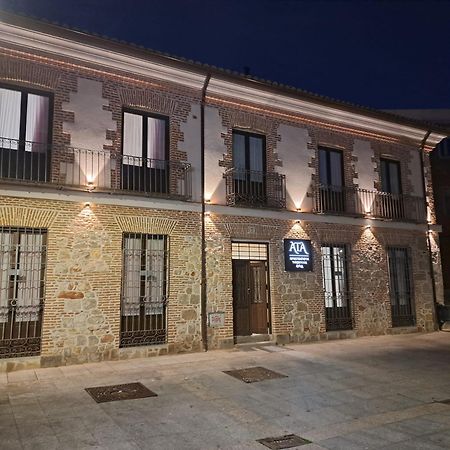 Apartamentos Turisticos Avila Puerta De Los Leales 1-2 Eksteriør bilde