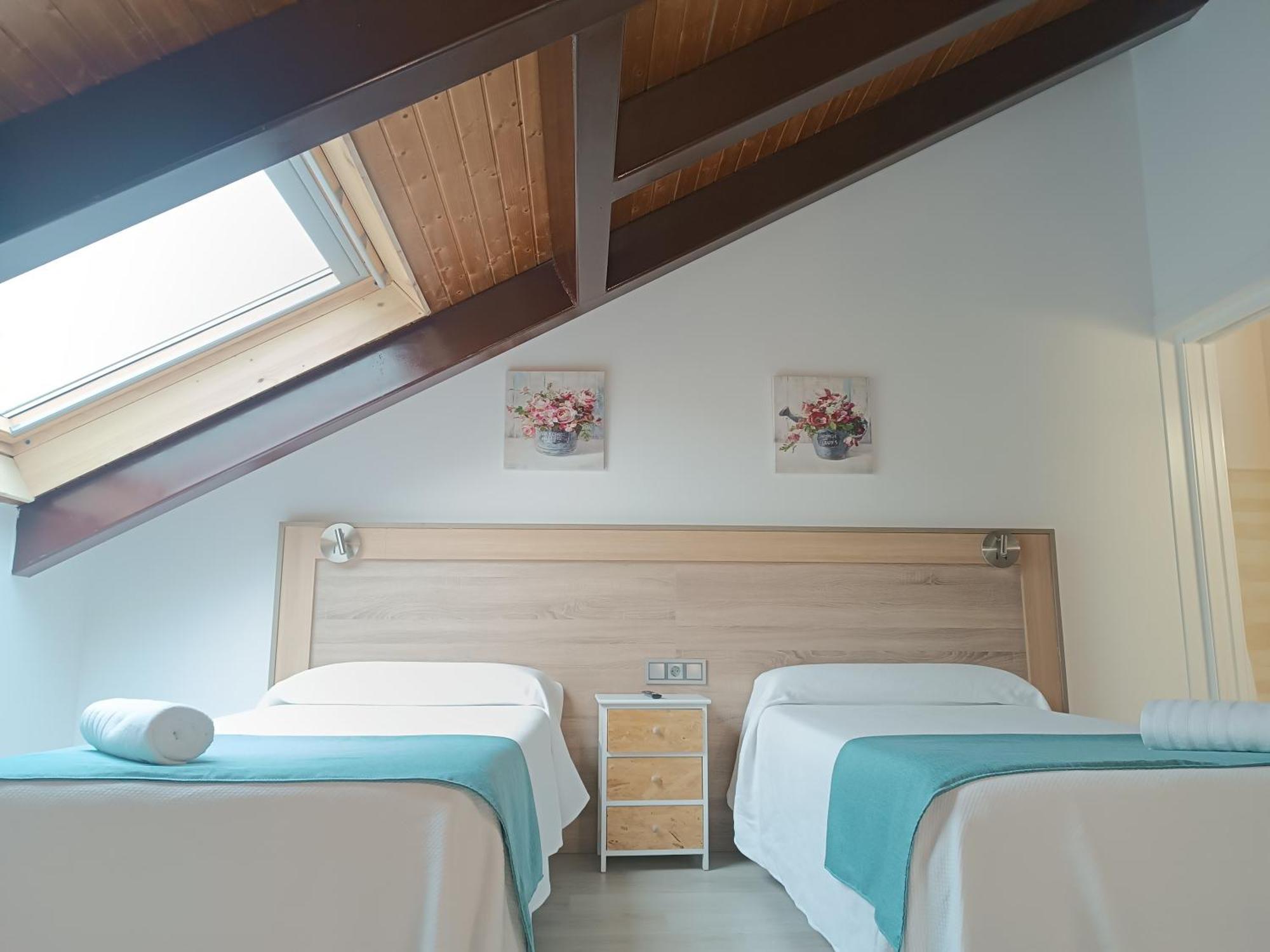 Apartamentos Turisticos Avila Puerta De Los Leales 1-2 Eksteriør bilde