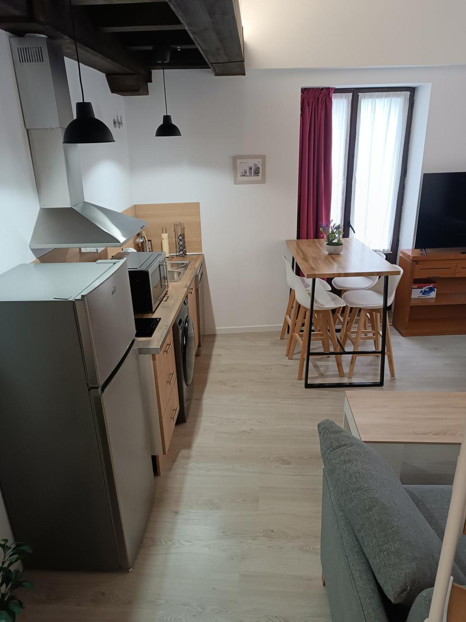 Apartamentos Turisticos Avila Puerta De Los Leales 1-2 Eksteriør bilde