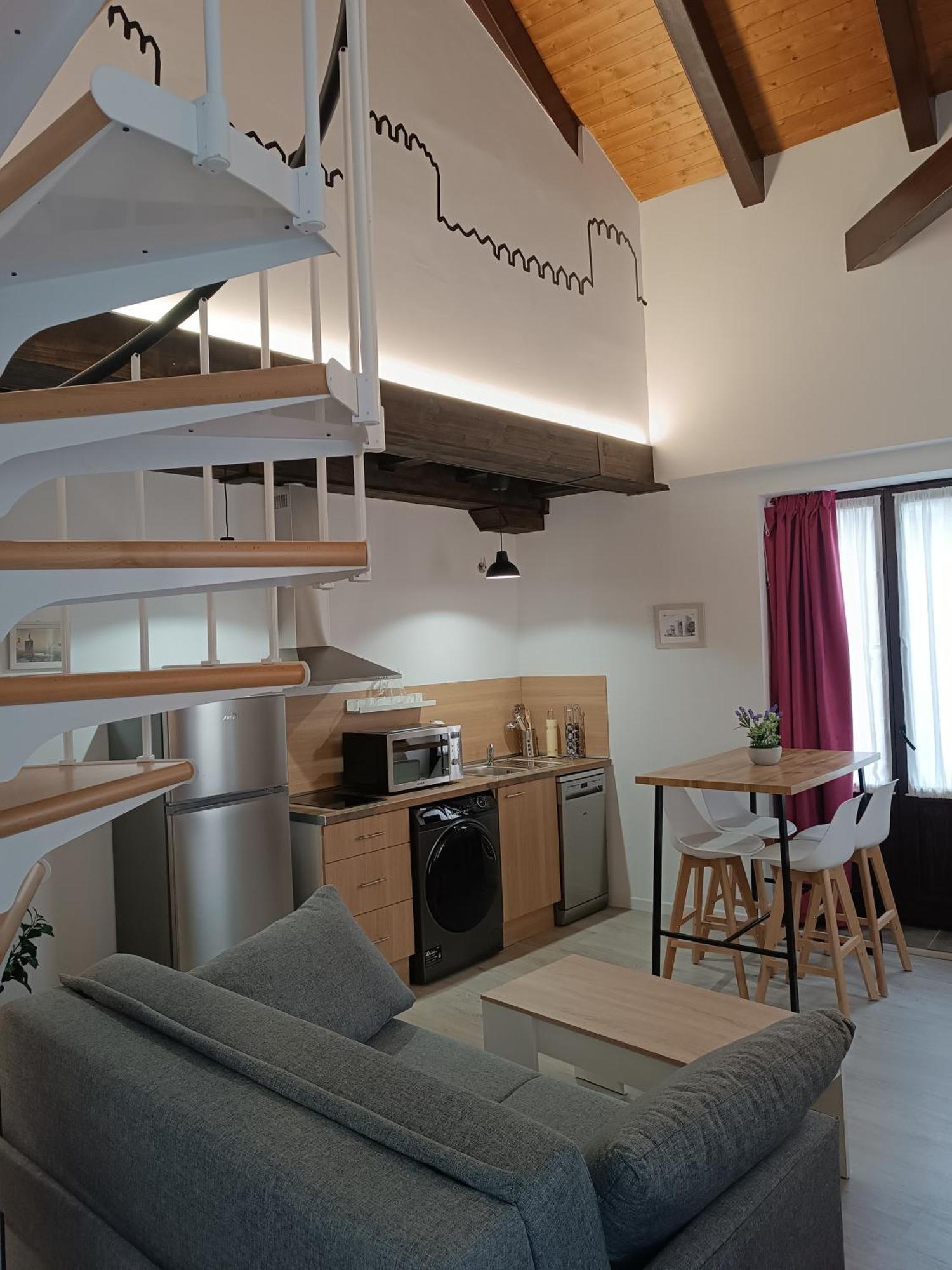 Apartamentos Turisticos Avila Puerta De Los Leales 1-2 Eksteriør bilde